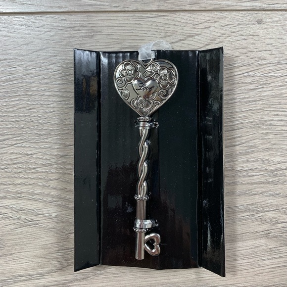 Ganz The Key to a Happy Marriage Decorative Hanging Ornament - Picture 6 of 9